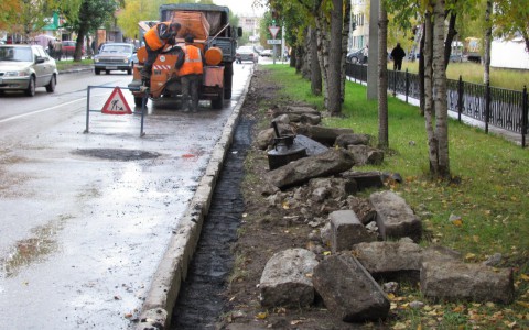 Ямы, которые видно из космоса, и блинчики с сальмонеллезом: на что жаловались кировчане