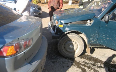 В Омутнинске произошло тройное ДТП