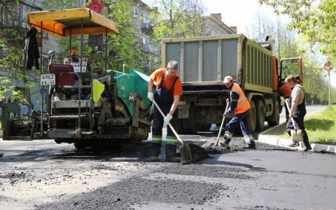 В Кирове отремонтировали дороги на трех улицах и расширили Московскую