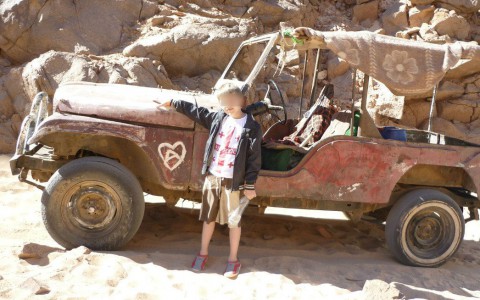 В Кирове первоклассник и его брат напали с ножом на друга