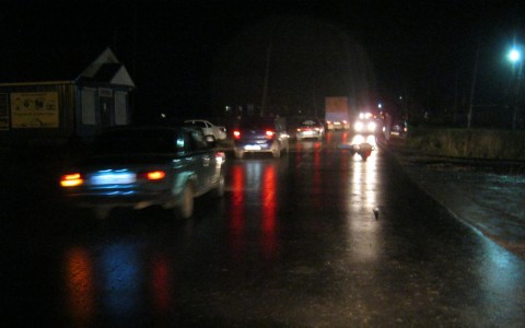 В Кировской области два автомобиля переехали мужчину