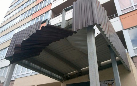 В Кирове погиб мужчина, выпав с 17 этажа