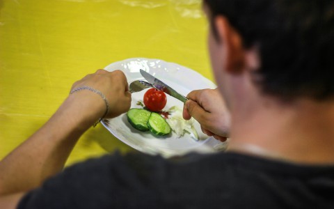 Специалисты рассказали, какие продукты кировчане могут есть ночью и не толстеть