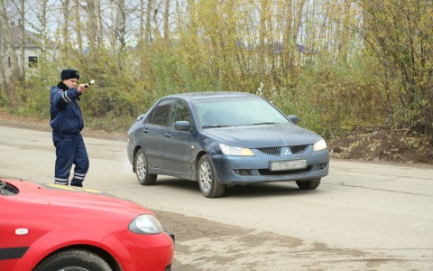 Сотрудники ГИБДД устроили рейд, чтобы найти злостных неплательщиков штрафов