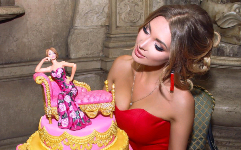 Муж организовал для Евгении Феофилактовой роскошный праздник к ее дню рождения