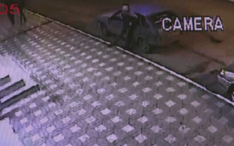 В Кирове угонщик разбил стекло, чтобы попасть в открытую машину с ключами внутри