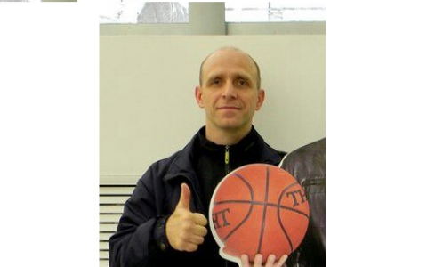 Физрука из чепецкой школы обвиняют в домогательствах в социальных сетях