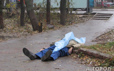 Полицейские ищут свидетелей убийства на улице в Кирово-Чепецке