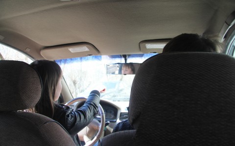 В Кирове в автомобиле спящей студентки полицейские нашли 30 пакетов спайса