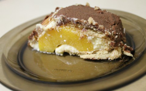 Десерт для ленивых: торт из печенья без выпечки