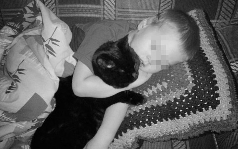 Родители погибшего в пожаре ребенка: "Односельчане стали нам родственниками"