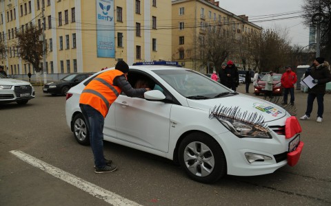Во время ралли «Пикник-Тур 2016» кировские водители дегустировали шашлык