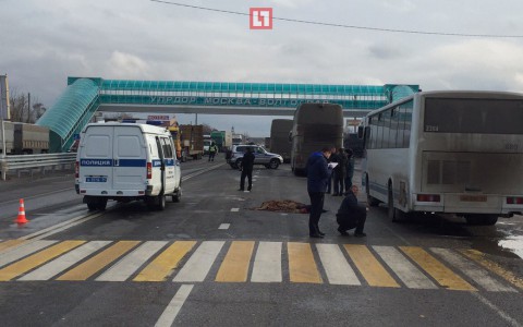 Под Волгоградом водитель автобуса насмерть сбил троих детей