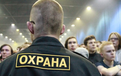 Кировчанина не пустили в ночной клуб из-за того, что он пришел на костылях