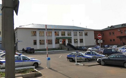 В Кирове у здания ГИБДД обнаружено тело 29-летнего сотрудника ДПС