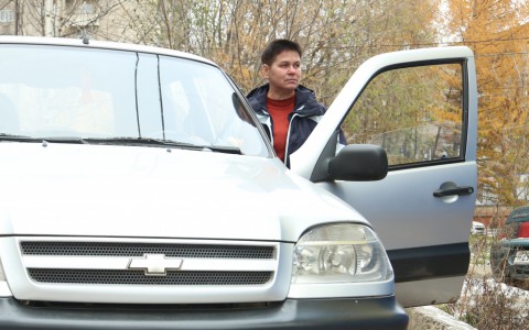 Женщина-водитель из мэрии рассказала об экзамене в ГИБДД, "Яве" и ругательствах за рулем