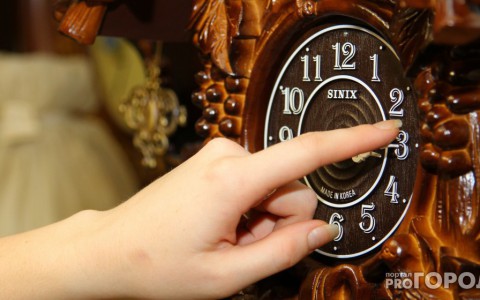 В Заксобрании рассматривают вопрос о переводе часов в Кировской области