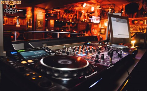 Как рыжая енотка Настя отметит День Рождения?