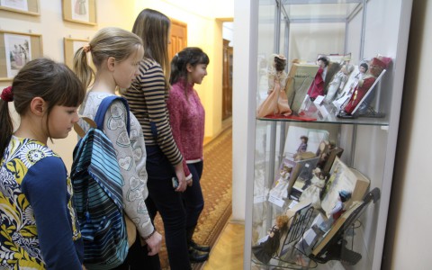 Ночь искусств:  рисование песком, игры, змеи и живая музыка