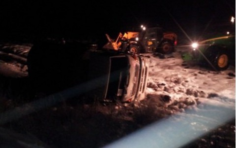 Фото обледеневшего Кирова: превратившиеся в лед авто и аварии на каждом перекрестке