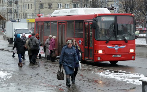 Активисты просят главу региона снизить стоимость проезда в автобусах до 15 рублей