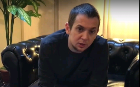 Участник группы "Каспийский груз" записал для кировчан видеообращение