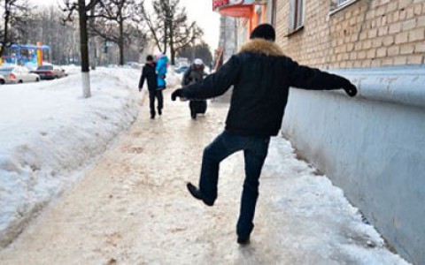 В администрации рассказали, что осложняет борьбу с гололедом в Кирове