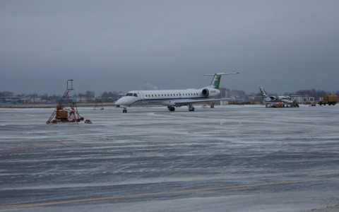 Появилась новая информация об аварийной посадке самолета, летевшего в Киров
