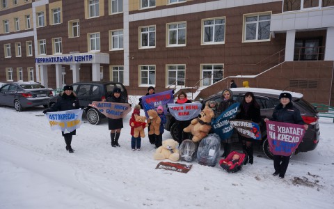 В Кирове прошел автопробег женщин-водителей
