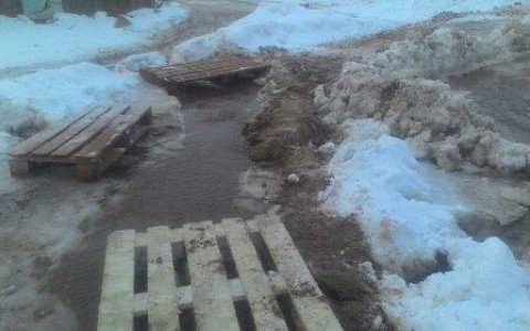 На Юго-Западе затопило улицу нового микрорайона