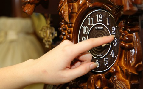 В Кирове начали собирать мнения горожан по поводу перевода часов