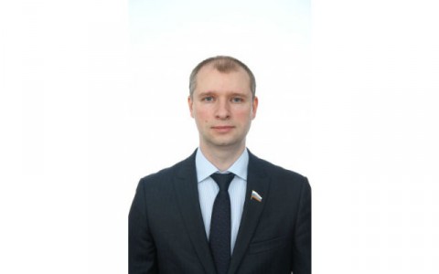 Директора МФЦ обвиняют в покупке двух смартфонов на бюджетные средства