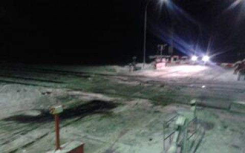 Поезд "Вятка" сбил грузовик на переезде