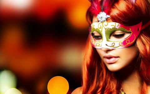 Приходите на тематическую вечеринку "Енот на маскараде"