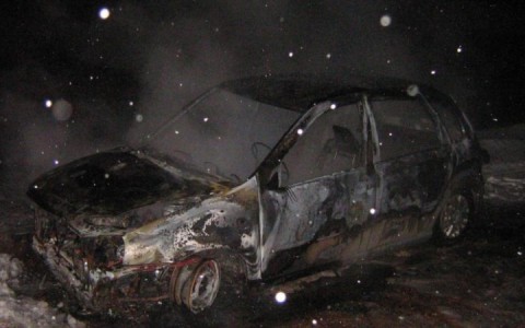 Стали известны подробности пожара в Котельниче, где мужчина заживо сгорел в авто