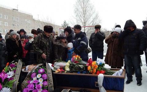 В Омутнинске простились с погибшим сотрудником ГИБДД