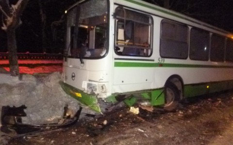 Пассажирка автобуса 101 маршрута: «От удара с иномаркой упала половина пассажиров»