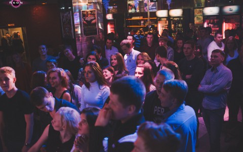 РЦ NEON: KUNI&DJULIA выступят в восхитительном женском шоу