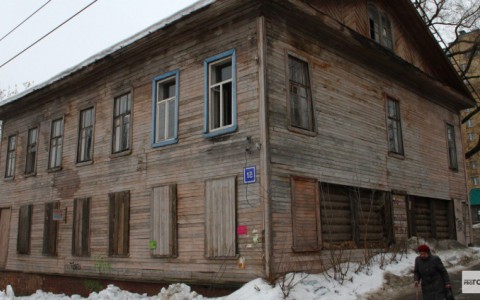 Кировчанка с двумя детьми вынуждена жить в доме без отопления и воды