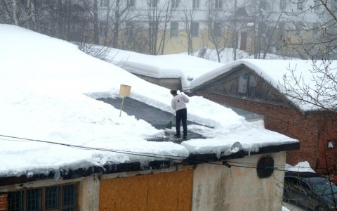 От кировчан поступило 20 сообщений в администрацию города об опасных крышах