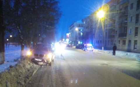 В Кирове водитель "двенадцатой" сбил 11-летнюю девочку