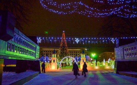 В Кирове пройдет открытие главной новогодней елки и ледового городка