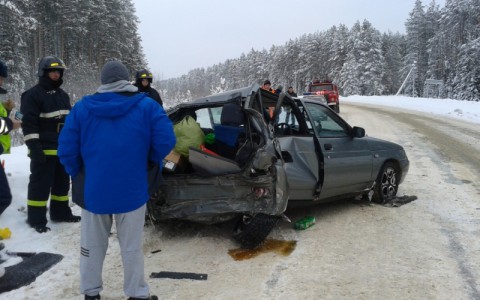В Кировской области столкнулись «ВАЗ» и «Скания»: водитель и пассажир чудом выжили