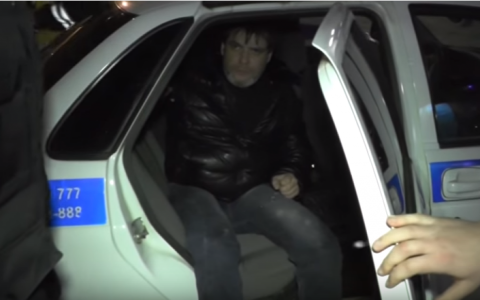 Пьяный кировчанин сбил полицейского и провез его несколько метров на капоте