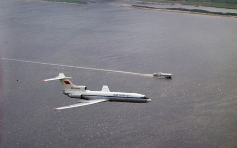 В шести километрах от берега найдено тело погибшего при крушении Ту-154