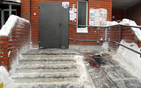 Появились фото с места трагедии на улице Ленина, где нашли тело девушки