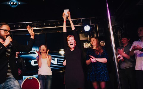 Выиграй «IPHONE 5S» в РЦ NEON