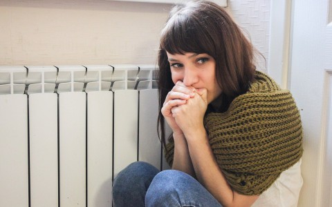 В теплоснабжающей компании рассказали, когда в квартирах кировчан станет теплее