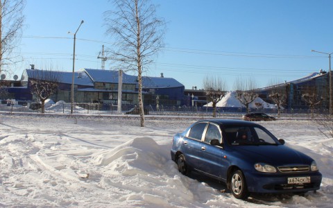 Приставы очистили село в Кировской области от снега, чтобы забрать  авто