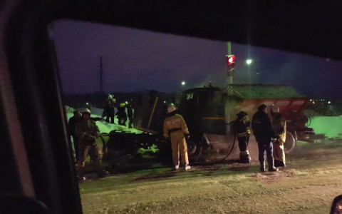 В Кировской области загорелась снегоуборочная машина